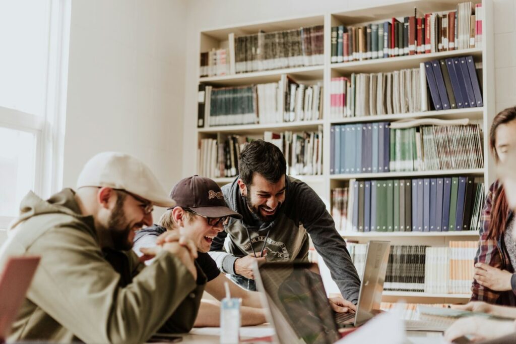 Mitarbeiterzufriedenheit erhöhen mit digitalen Tools